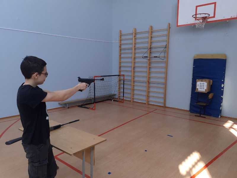 В школе прошли  соревнования по пулевой стрельбе.